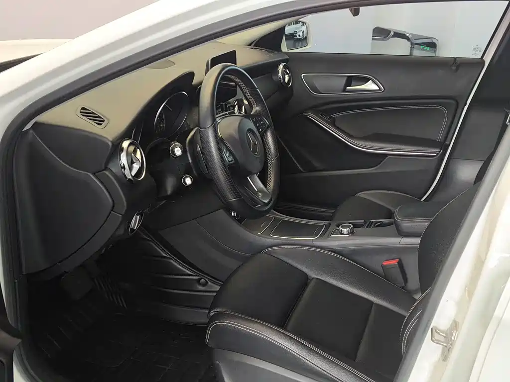 Mercedes-Benz GLA 2018 — фото 8