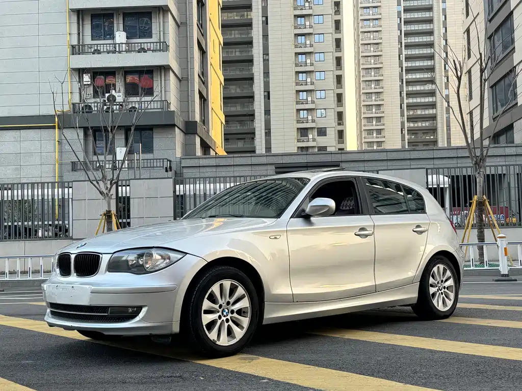 BMW 1 Series 2011 — фото 2