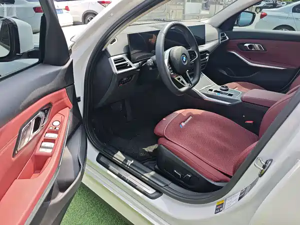 BMW i3 2025
