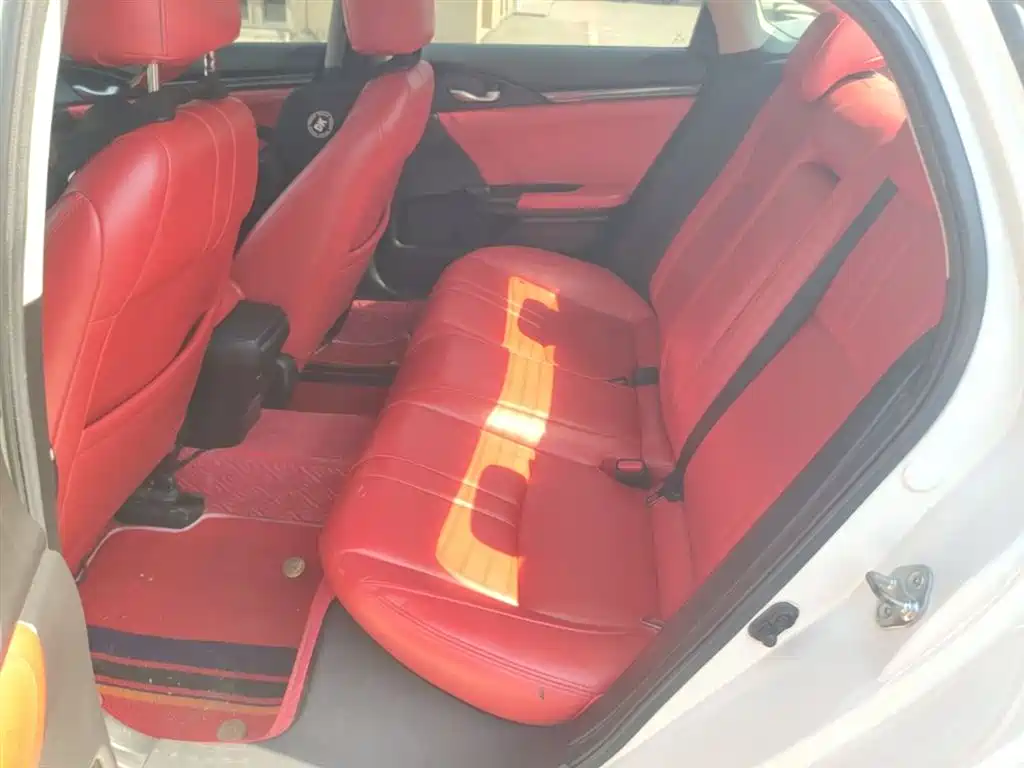 Honda Civic 2019 — фото 17