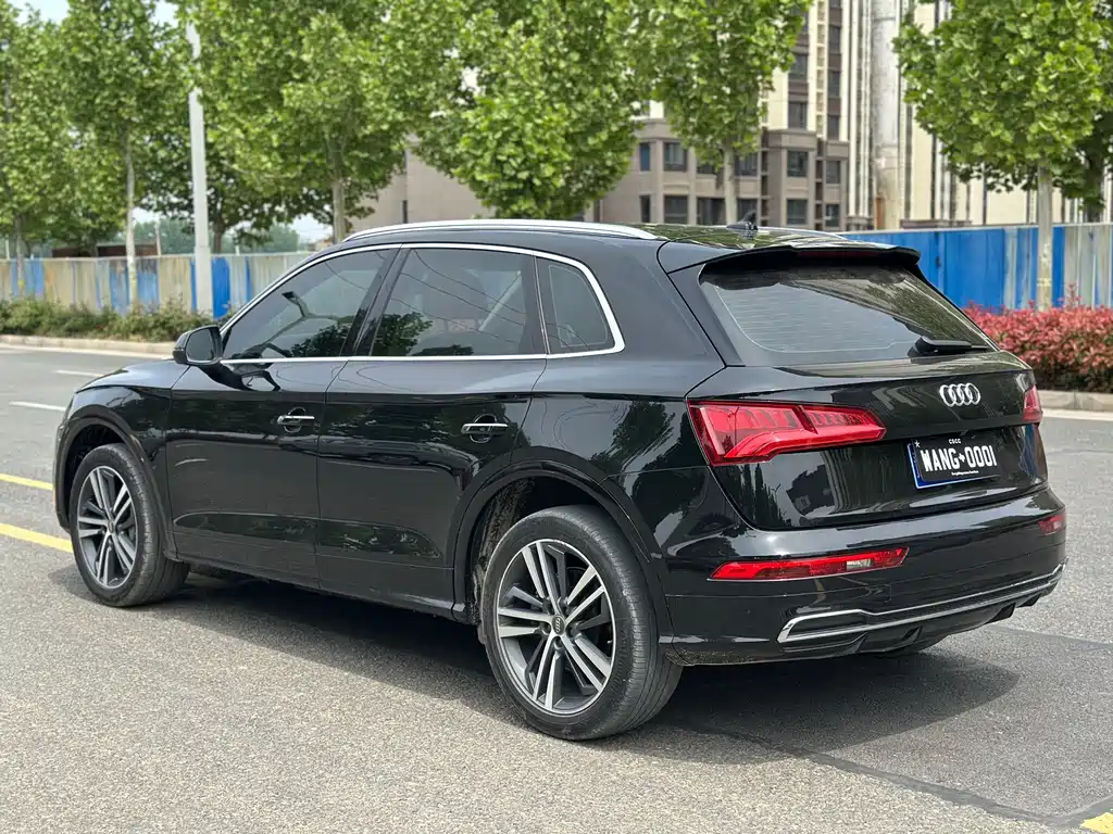 Audi Q5L 2021 — фото 7