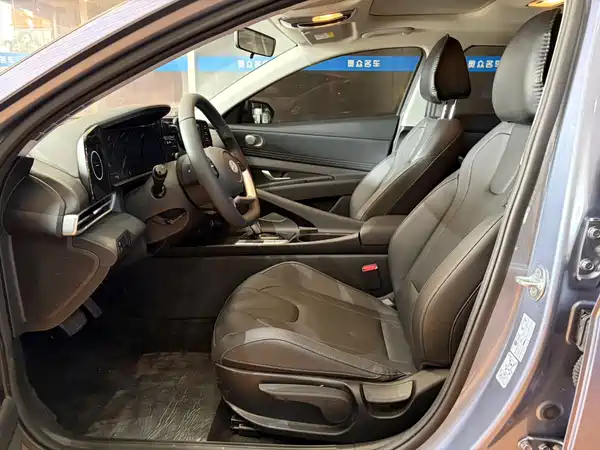 Hyundai Elantra 2024