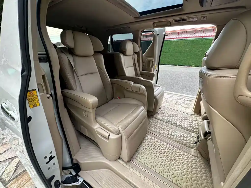 Toyota Alphard 2014 — фото 9