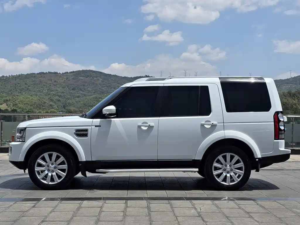 Land Rover Discovery 2015 — фото 17