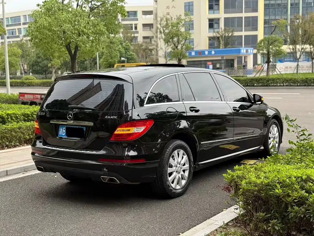 Mercedes-Benz R-Class 2015 — фото 11