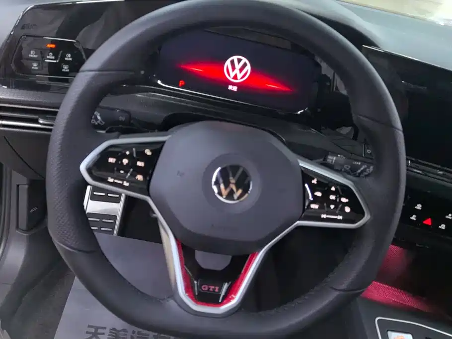Volkswagen Golf GTI 2021 — фото 15
