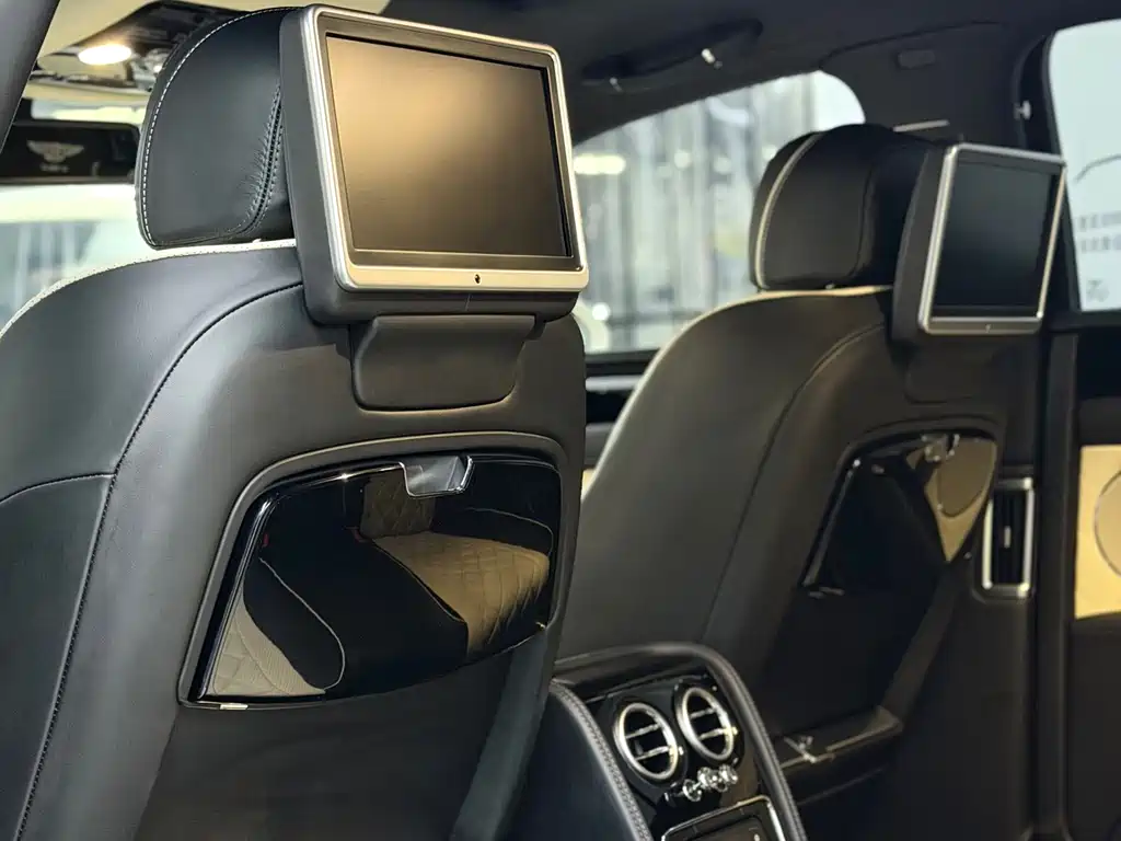 Bentley Flying Spur 2019 — фото 17