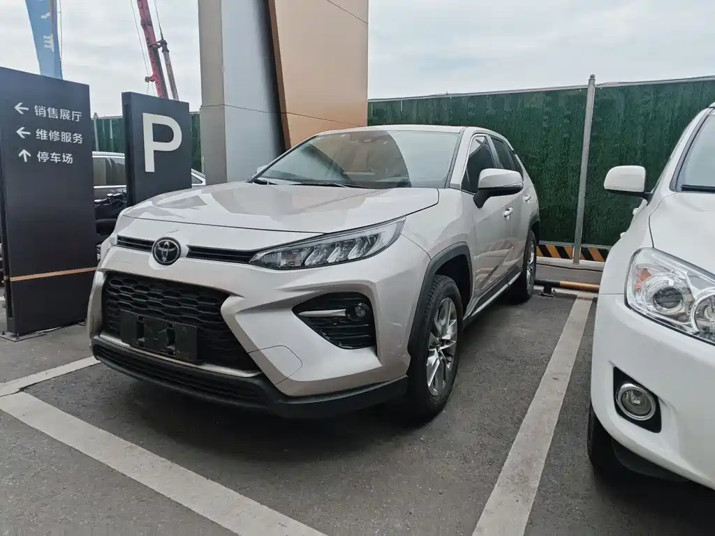 Toyota Wildlander 2021 — фото 1
