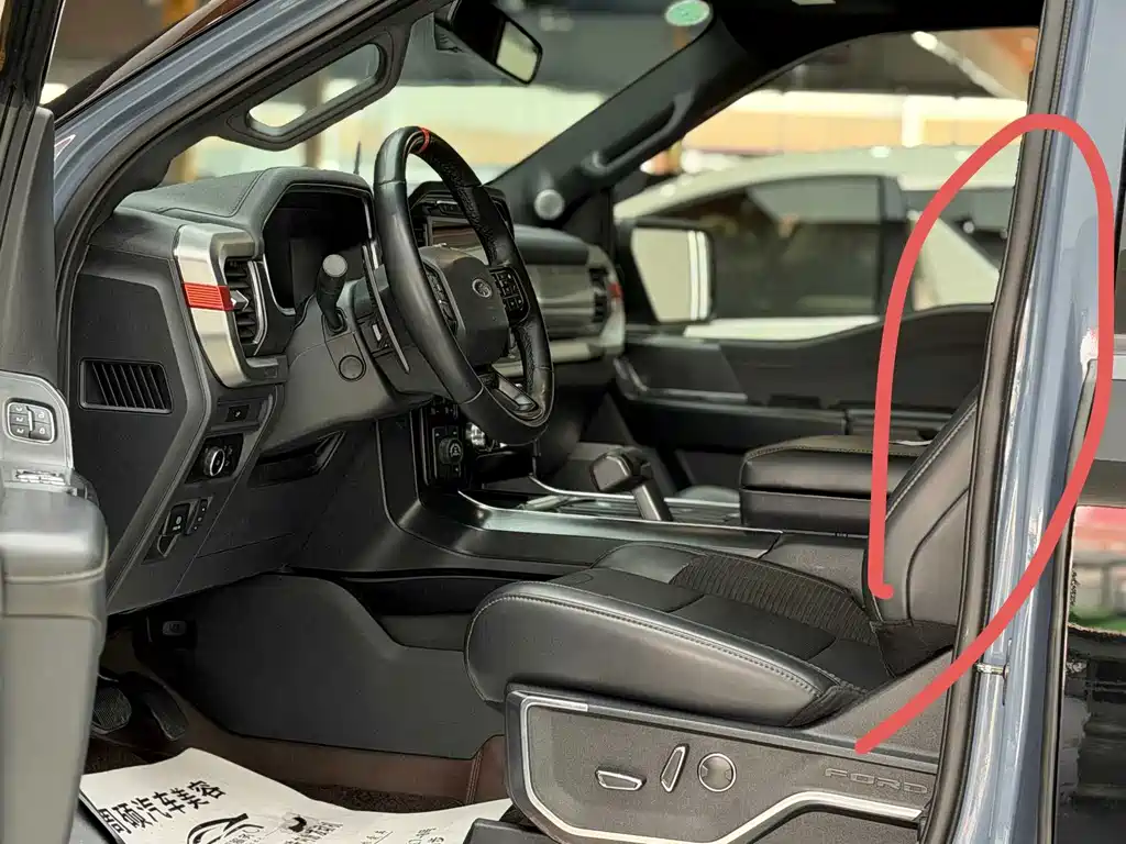 Toyota Vellfire 2022 — фото 11