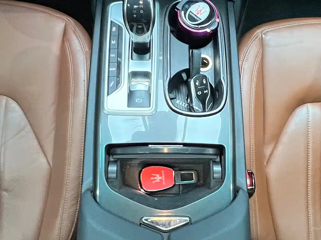 Maserati Ghibli 2015 — фото 17