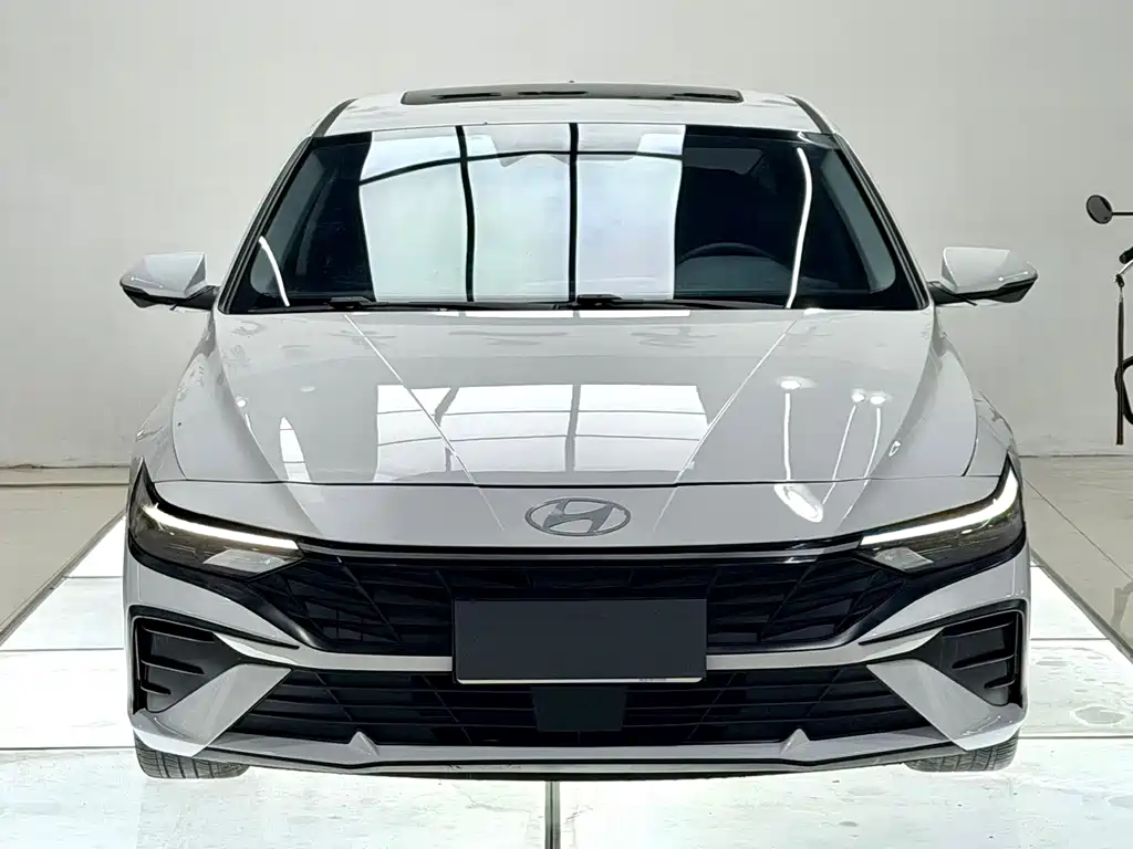 Hyundai Elantra 2023