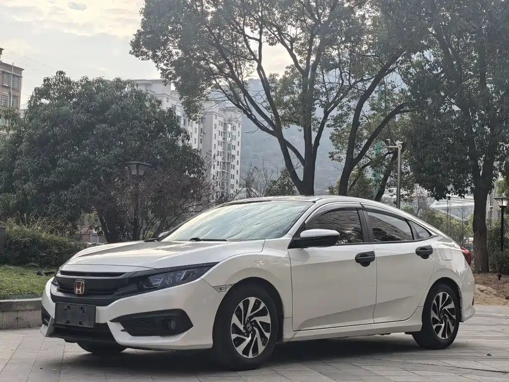 Honda Civic 2019 — фото 1