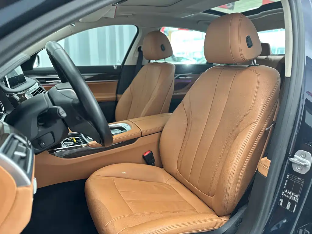 BMW 7 Series 2016 — фото 19