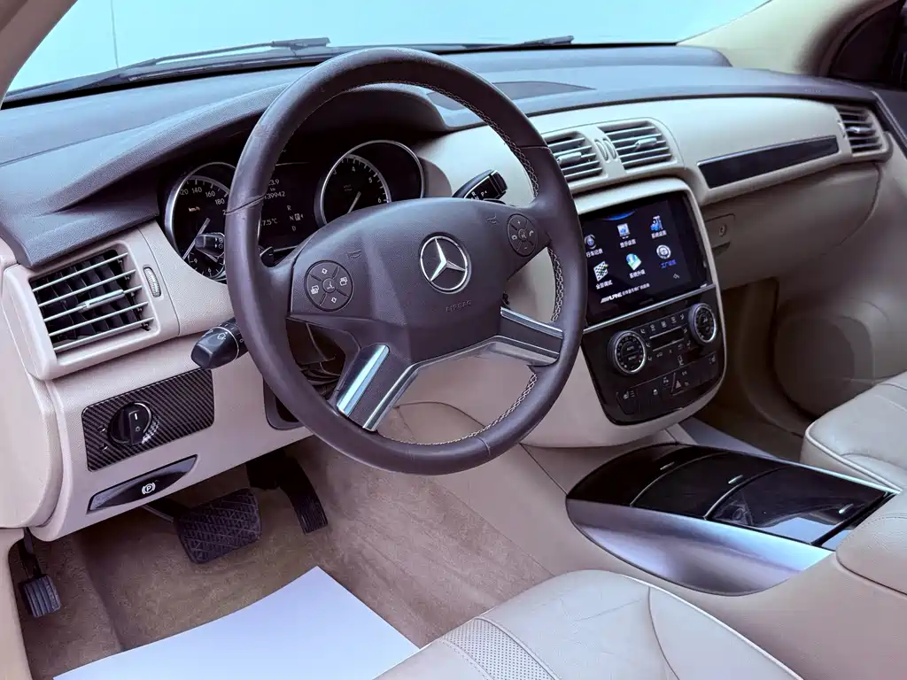 Mercedes-Benz R-Class 2018 — фото 12