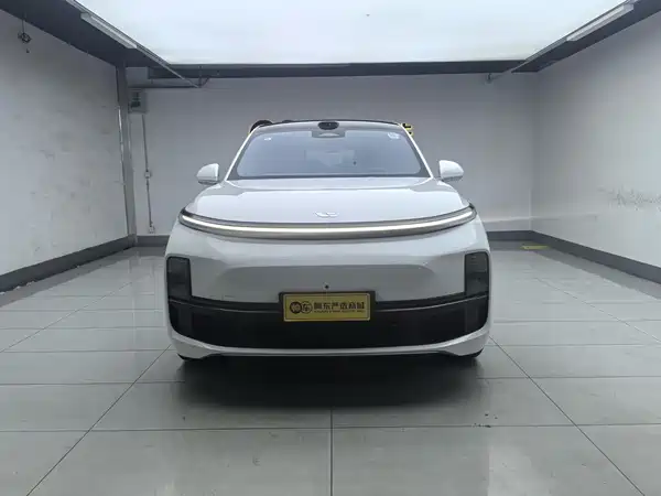 Li Auto L8 2025