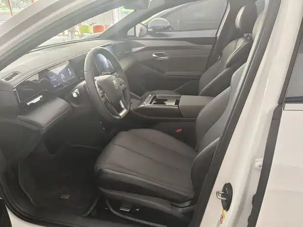 BYD Qin L 2025