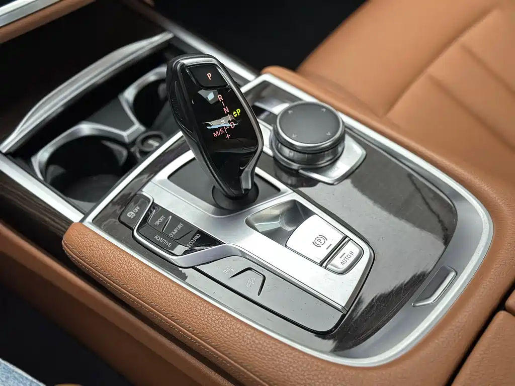 BMW 7 Series 2016 — фото 22