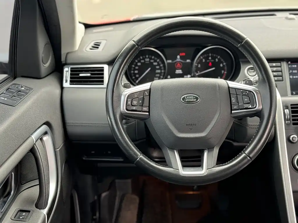 Land Rover Discovery Sport 2017 — фото 10