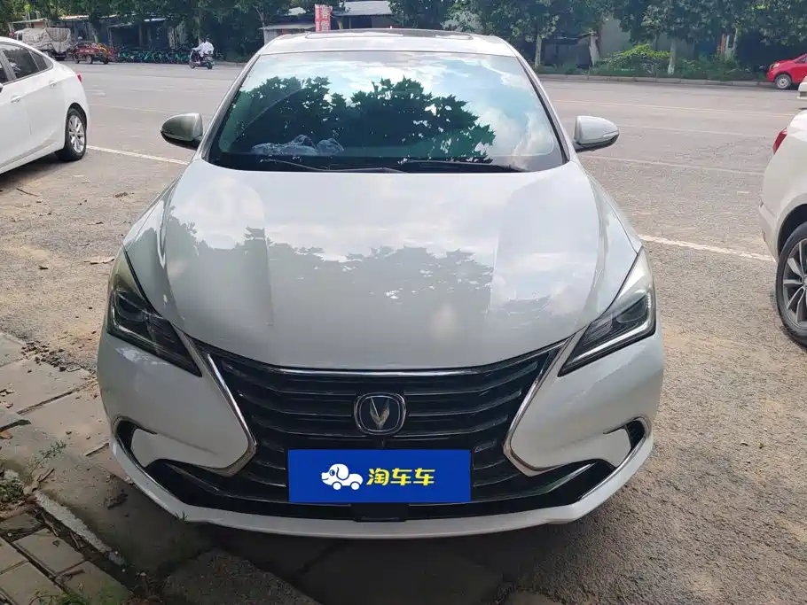 Changan Eado 2018 — фото 2
