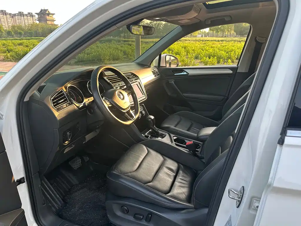 Volkswagen Tiguan L 2019 — фото 9