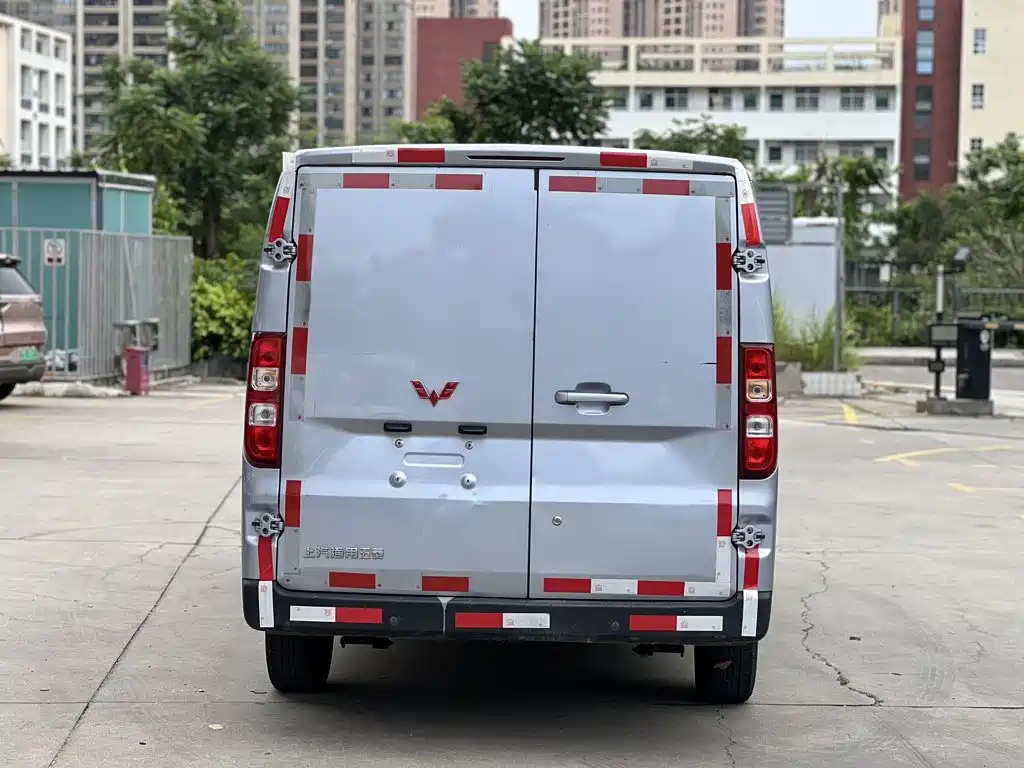 Wuling Yangguang 2025