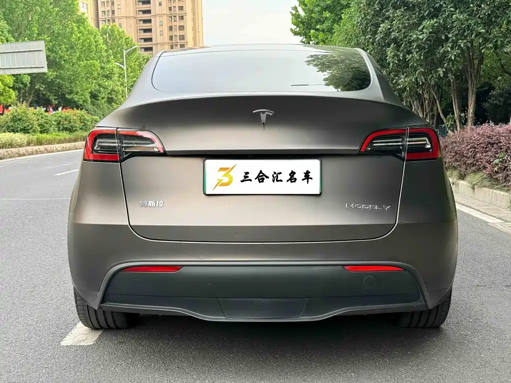 Tesla Model Y 2022 — фото 9