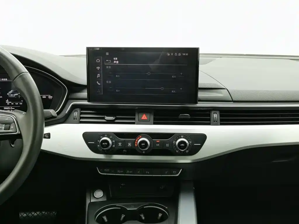 Audi A4L 2021 — фото 12