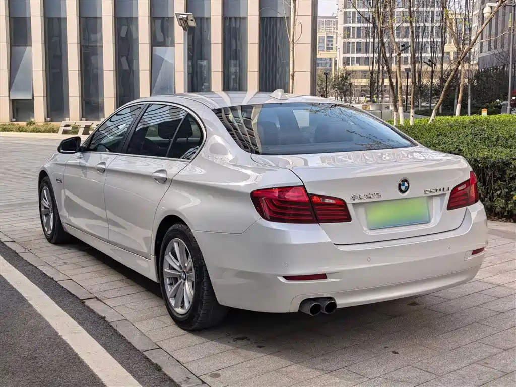 BMW 5 Series 2016 — фото 5