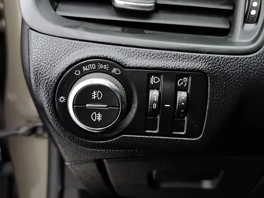 Buick Envision Plus 2015 — фото 21