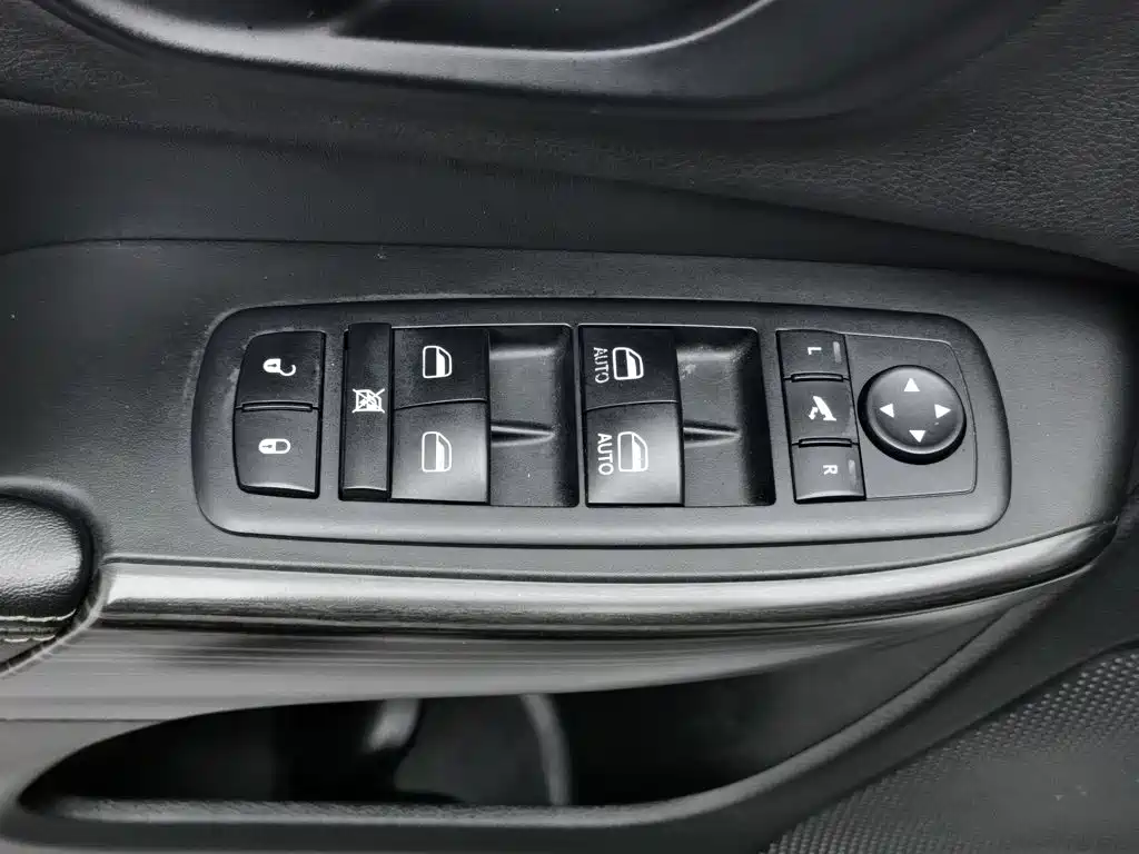 Jeep Cherokee 2014 — фото 9