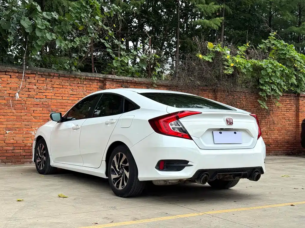 Honda Civic 2017 — фото 9
