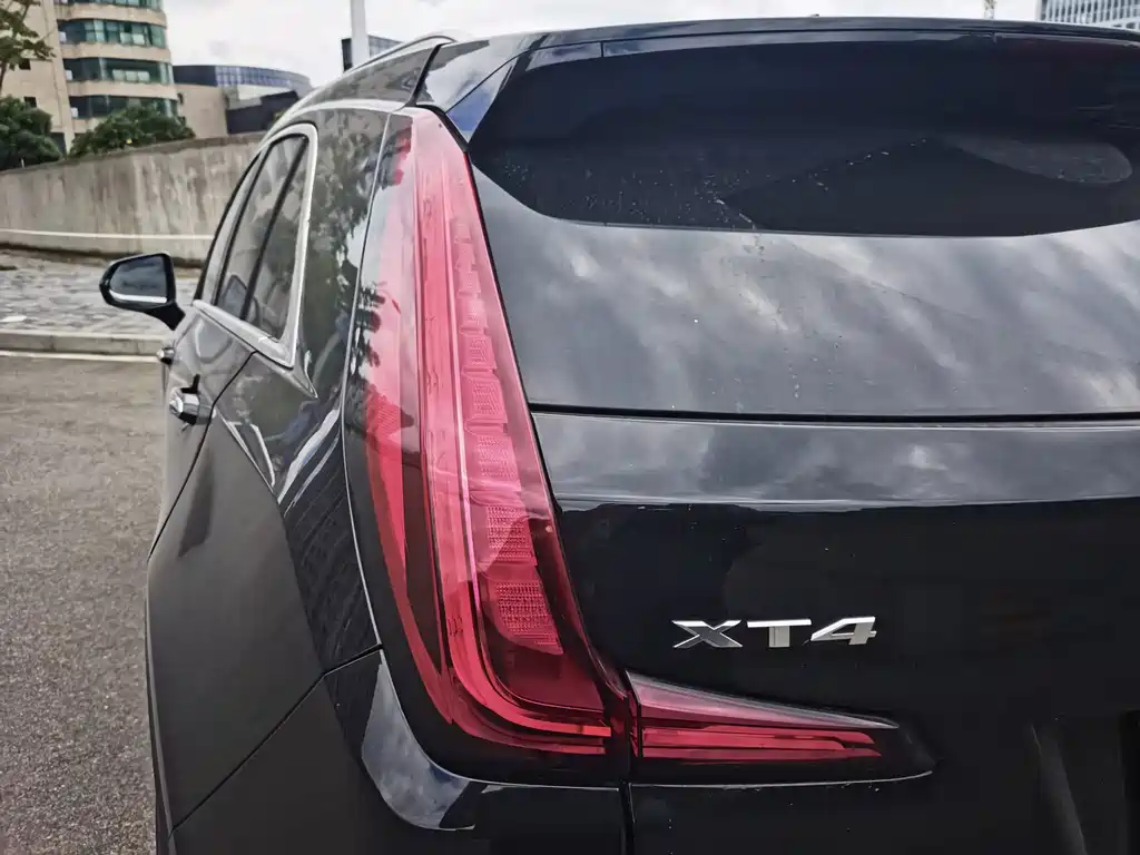 Cadillac XT4 2021 — фото 11