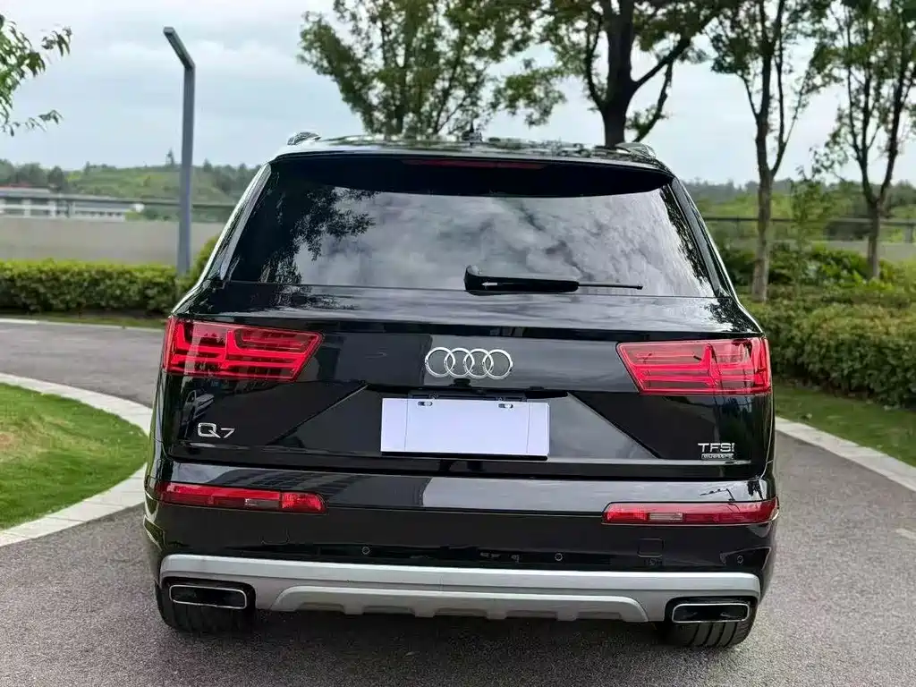 Audi Q7 2018 — фото 8
