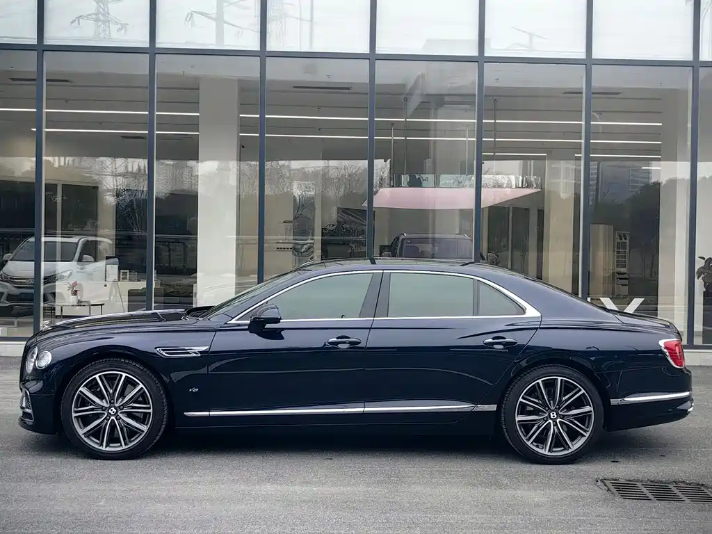 Bentley Flying Spur 2021 — фото 4