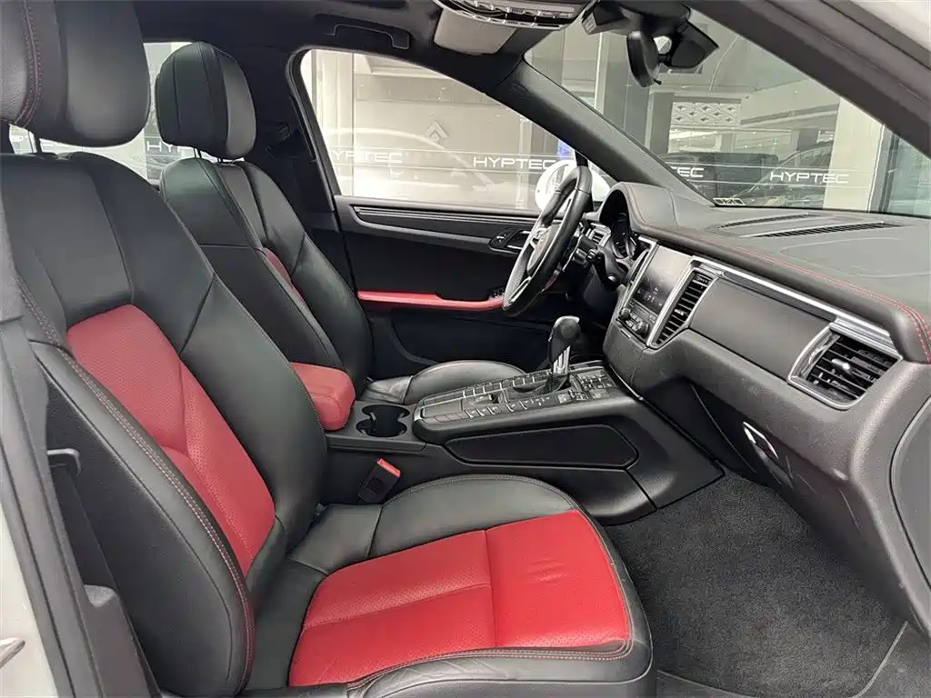 Porsche Macan 2017 — фото 11
