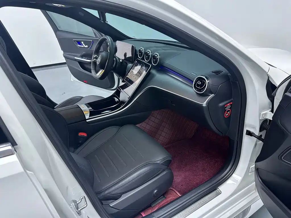 Mercedes-Benz C-Class 2024