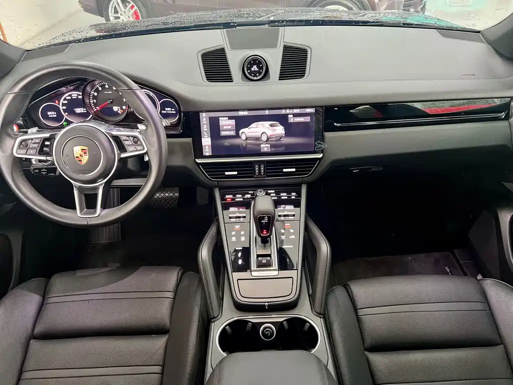 Porsche Cayenne 2018 — фото 12