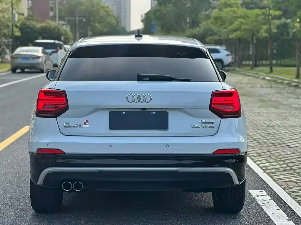 Audi Q2L 2020 — фото 8