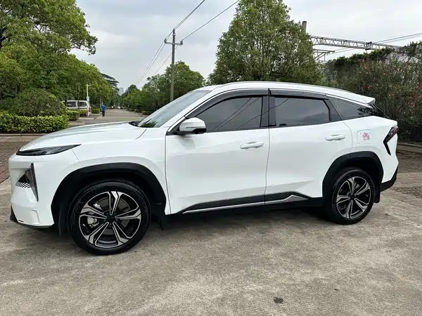 Geely Galaxy L7 2024