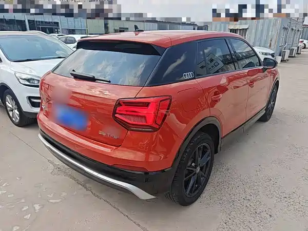 Audi Q2L 2020