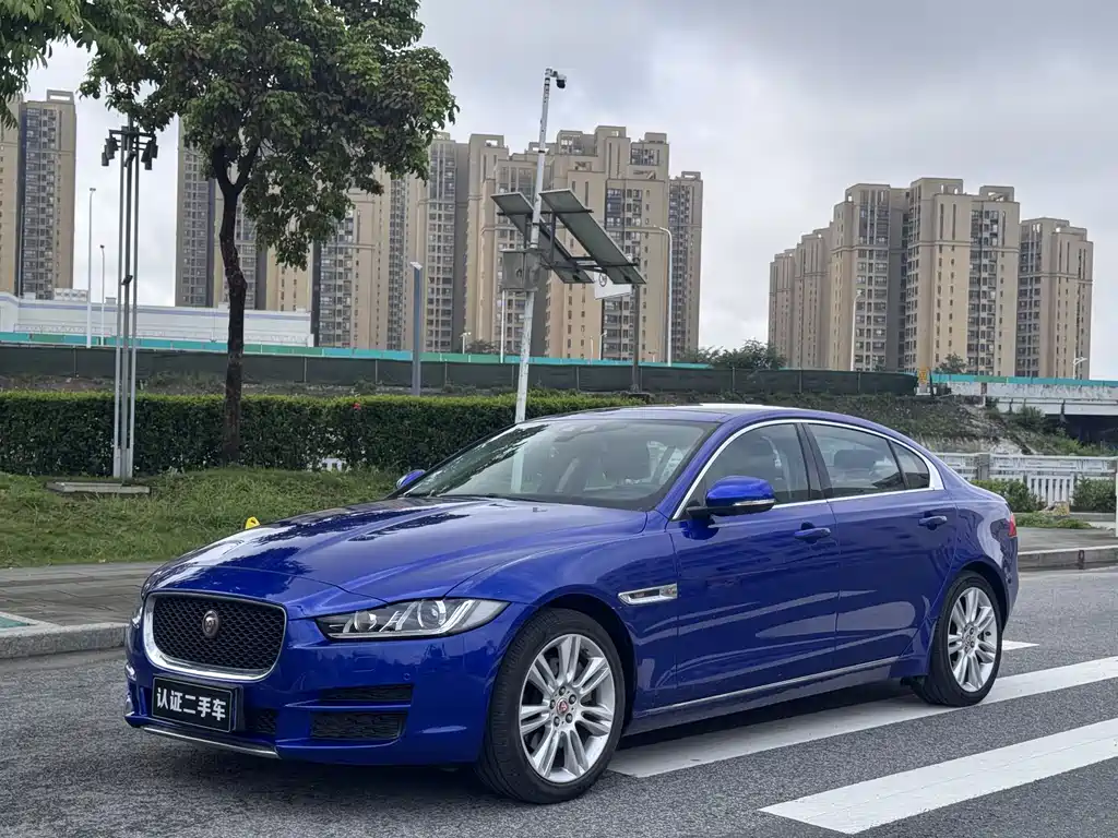 Jaguar XEL 2018 — фото 1