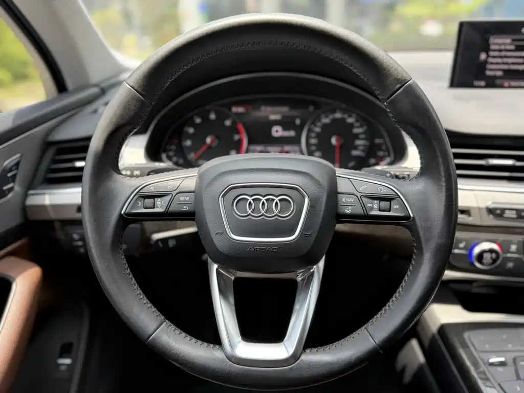 Audi Q7 2017 — фото 10