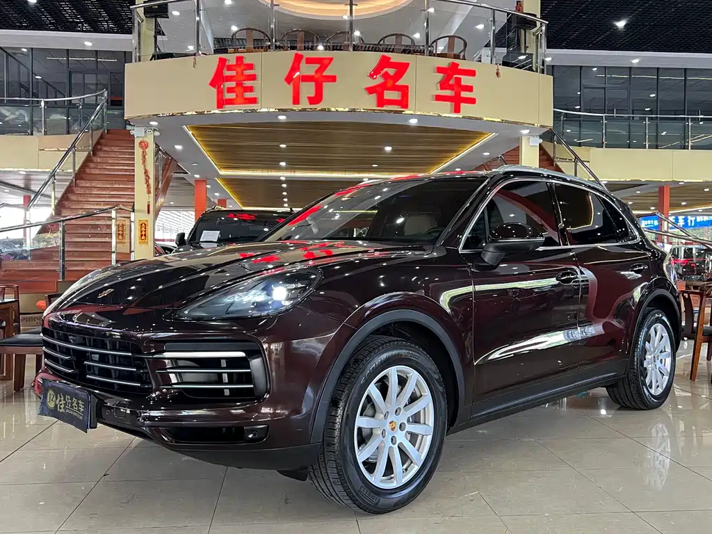 Porsche Cayenne 2018 — фото 1