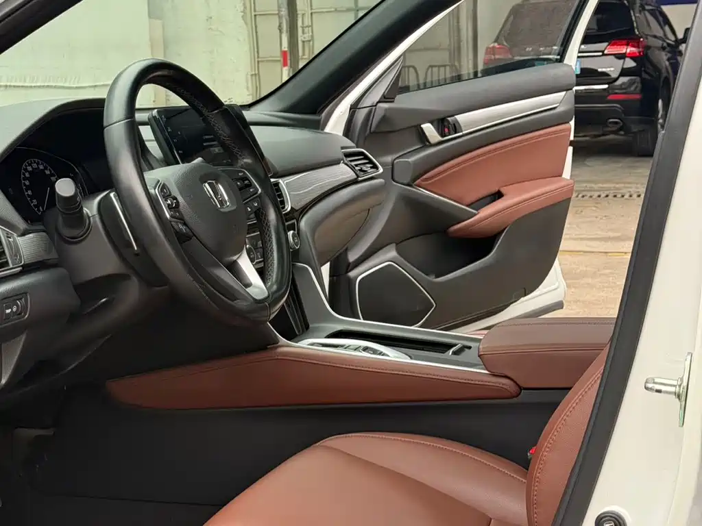 Honda Inspire 2022 — фото 13