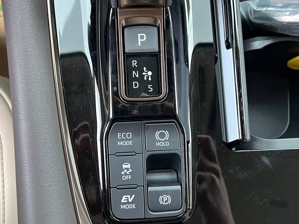 Toyota Vellfire — фото 9