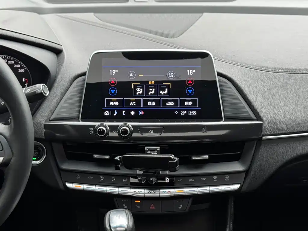 Cadillac CT4 2021 — фото 14