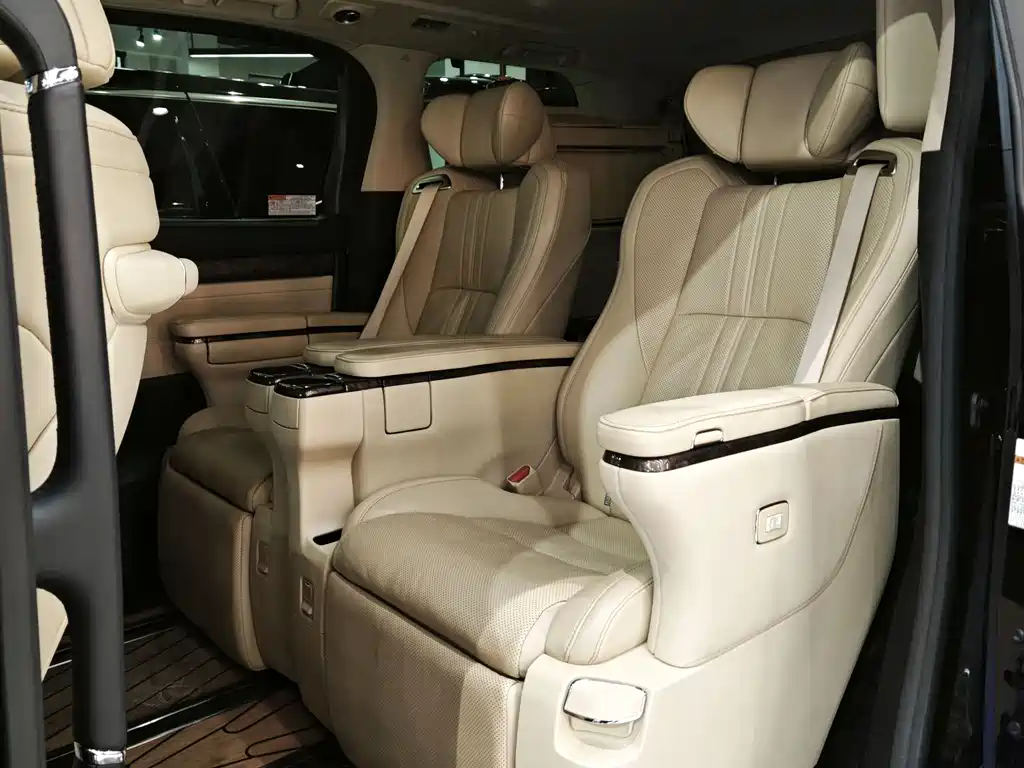 Toyota Alphard 2021 — фото 5