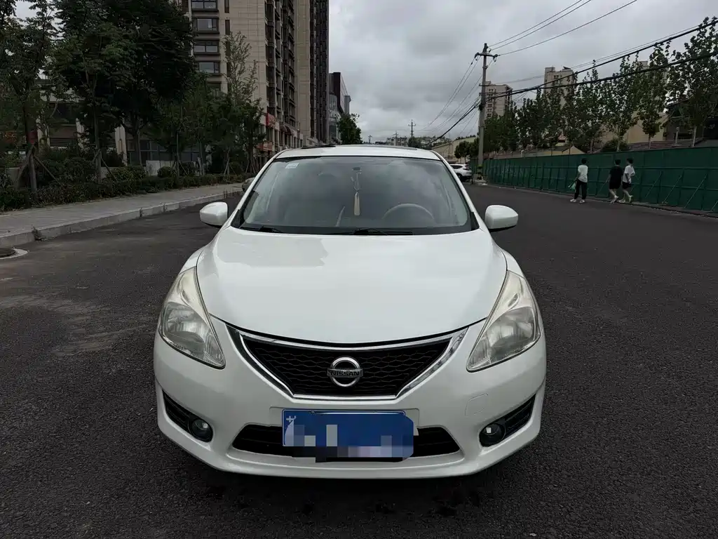 Nissan Tiida 2013