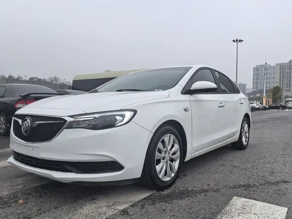 Buick Excelle 2021 — фото 1