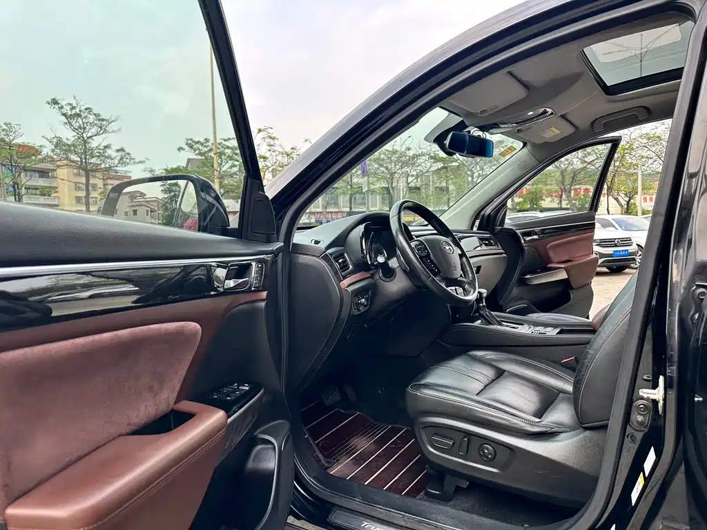 GAC Motor Trumpchi GS8 2017 — фото 11